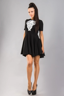 Платье с нашивкой Платье с нашивкой