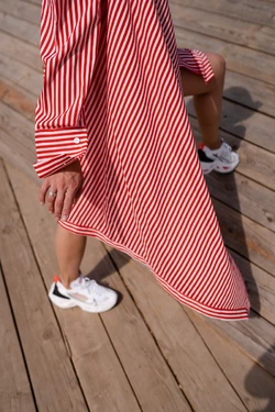 Стильное платье-рубашка Стильное платье-рубашка